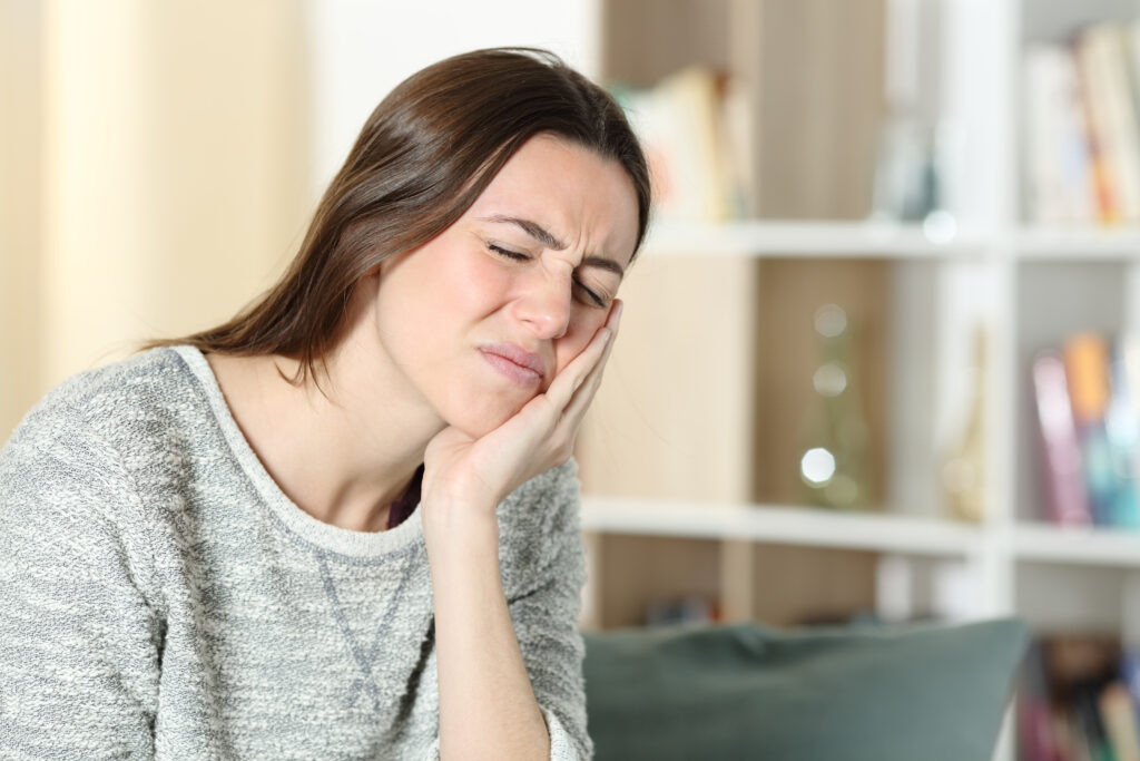 tmj disorder woman in pain
